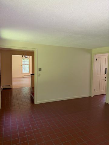 16 Flint Rd, Oakham, MA 01068