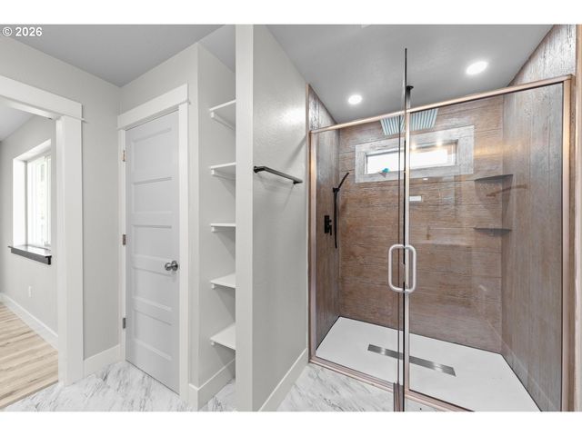1736 DRURY Ln, Grants Pass, OR 97527