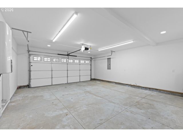 1736 DRURY Ln, Grants Pass, OR 97527
