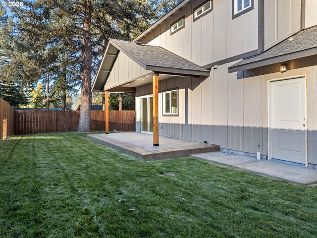 1736 DRURY Ln, Grants Pass, OR 97527