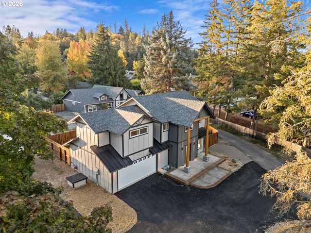 1736 DRURY Ln, Grants Pass, OR 97527