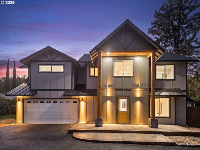 1736 DRURY Ln, Grants Pass, OR 97527