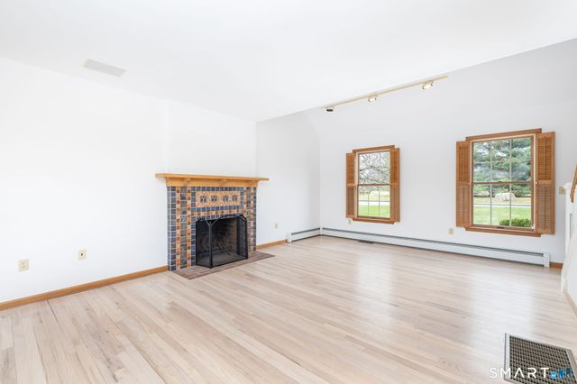 15 Studio Hill Circle, Kent, CT 06757