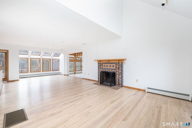 15 Studio Hill Circle, Kent, CT 06757