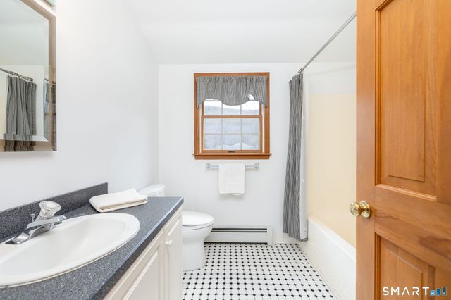 15 Studio Hill Circle, Kent, CT 06757