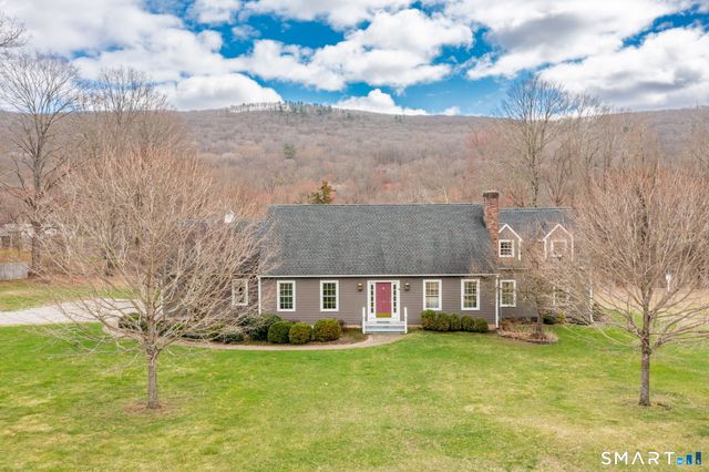 15 Studio Hill Circle, Kent, CT 06757