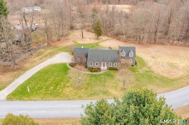 15 Studio Hill Circle, Kent, CT 06757