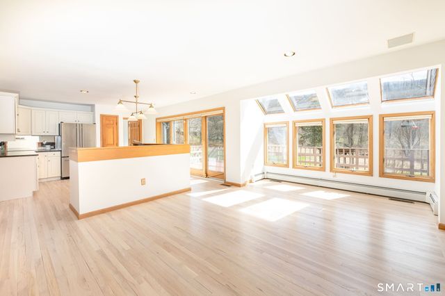 15 Studio Hill Circle, Kent, CT 06757