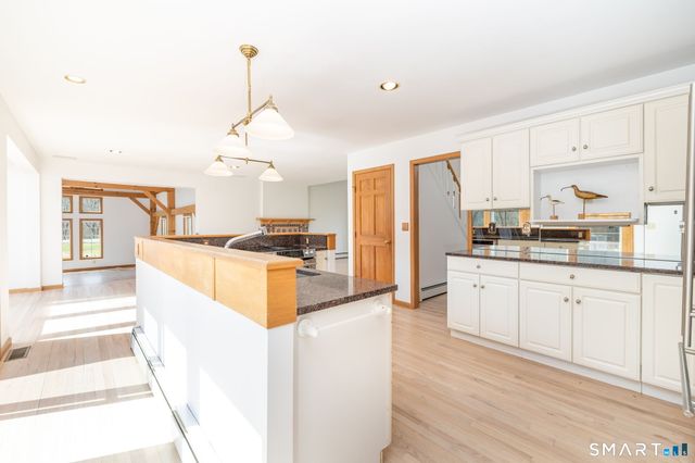 15 Studio Hill Circle, Kent, CT 06757