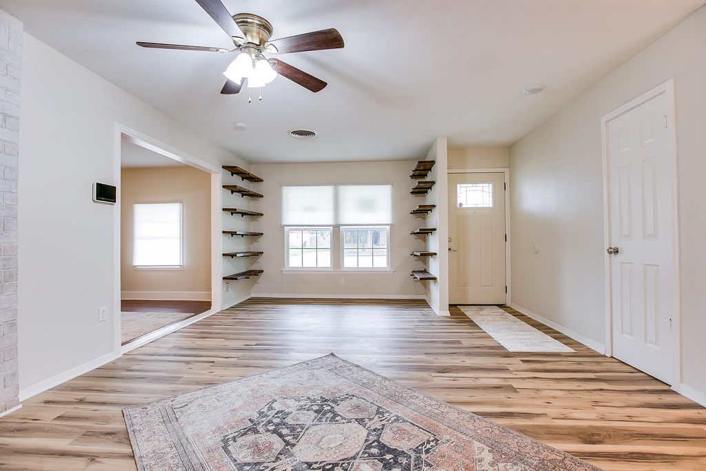 Image 10 of property listing at 3523 S Oxford Drive, San Angelo, TX 76904