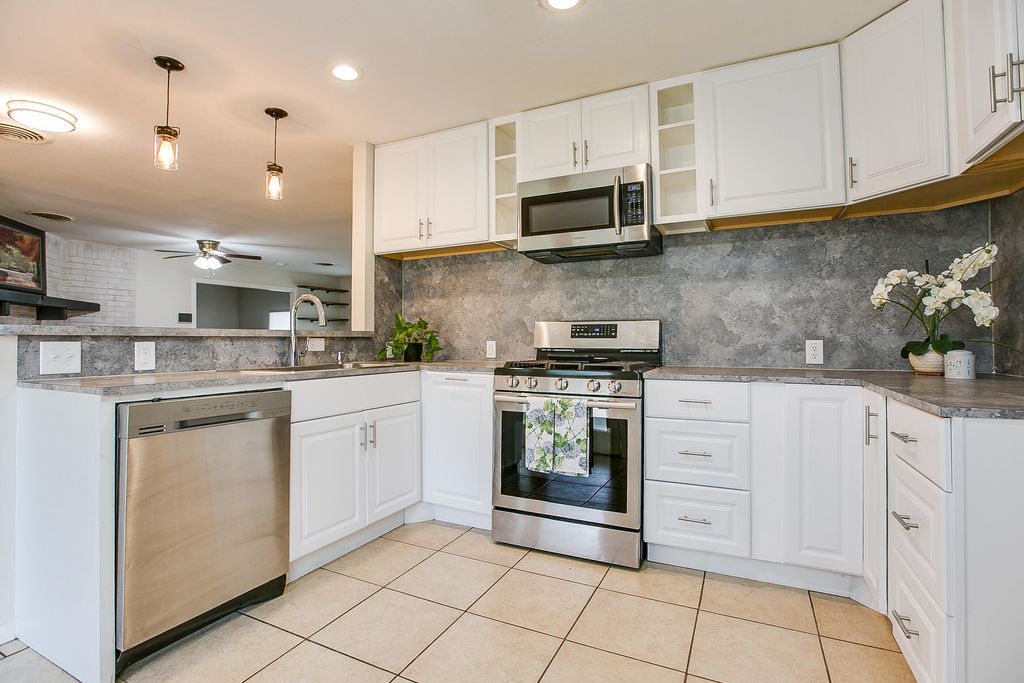 Image 13 of property listing at 3523 S Oxford Drive, San Angelo, TX 76904