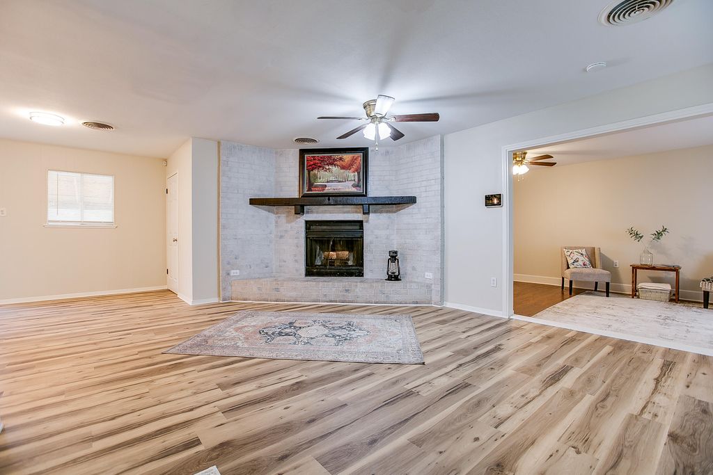 Image 8 of property listing at 3523 S Oxford Drive, San Angelo, TX 76904