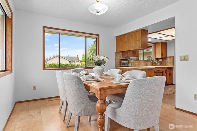 1704 Village Drive, Lynden, WA 98264