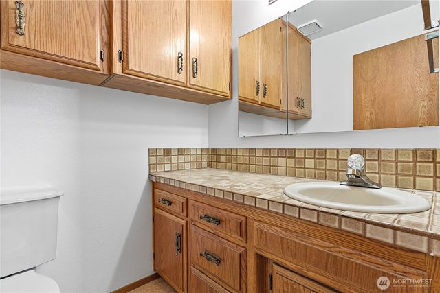 1704 Village Drive, Lynden, WA 98264