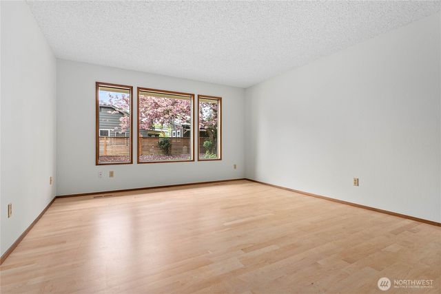 1704 Village Drive, Lynden, WA 98264