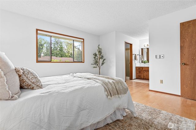 1704 Village Drive, Lynden, WA 98264