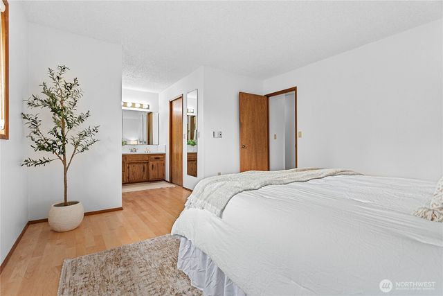 1704 Village Drive, Lynden, WA 98264