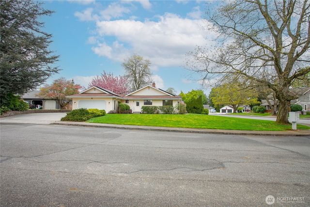 1704 Village Drive, Lynden, WA 98264