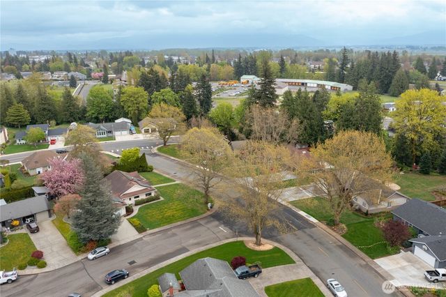 1704 Village Drive, Lynden, WA 98264