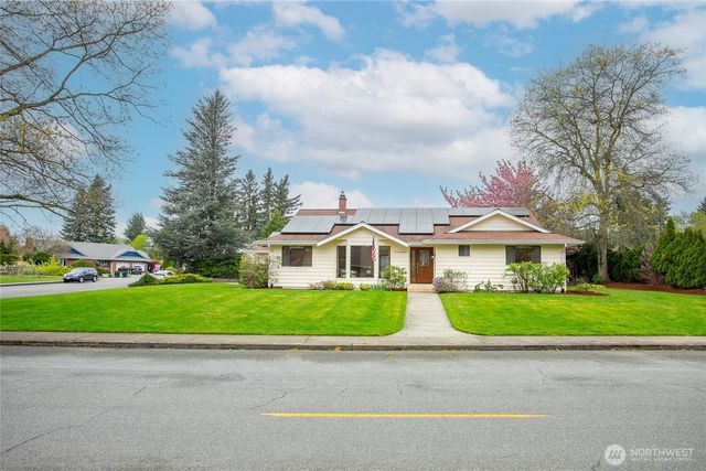 1704 Village Drive, Lynden, WA 98264