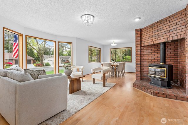 1704 Village Drive, Lynden, WA 98264