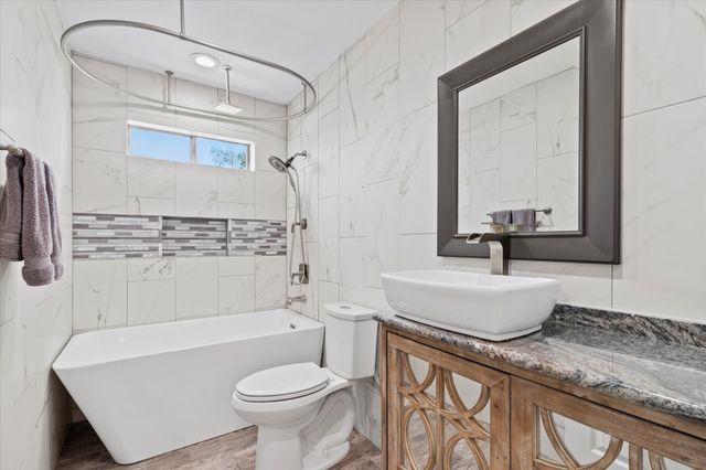 8617 Fairfax Avenue, Rowlett, TX 75089