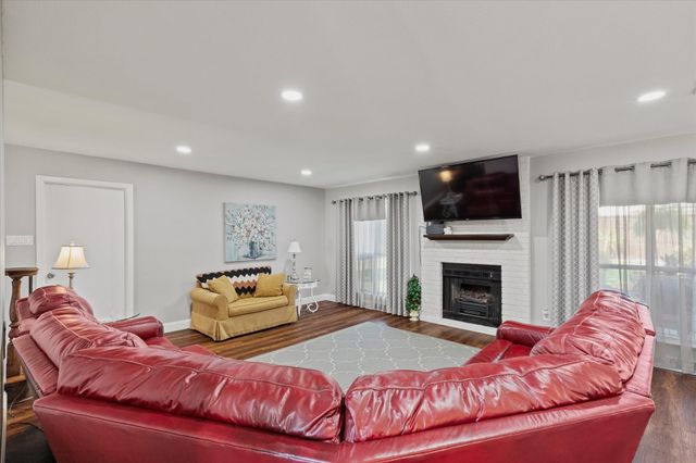 8617 Fairfax Avenue, Rowlett, TX 75089