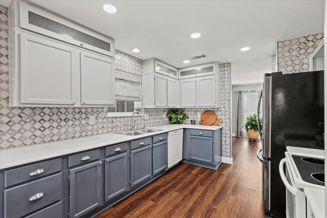 8617 Fairfax Avenue, Rowlett, TX 75089