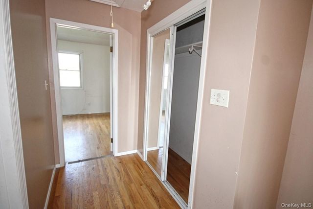 5 Abbey Road, Staten Island, NY 10308