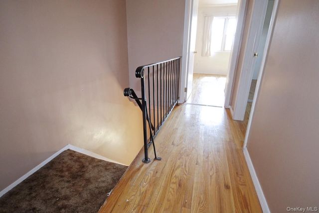 5 Abbey Road, Staten Island, NY 10308