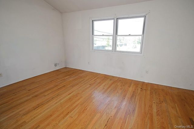 5 Abbey Road, Staten Island, NY 10308