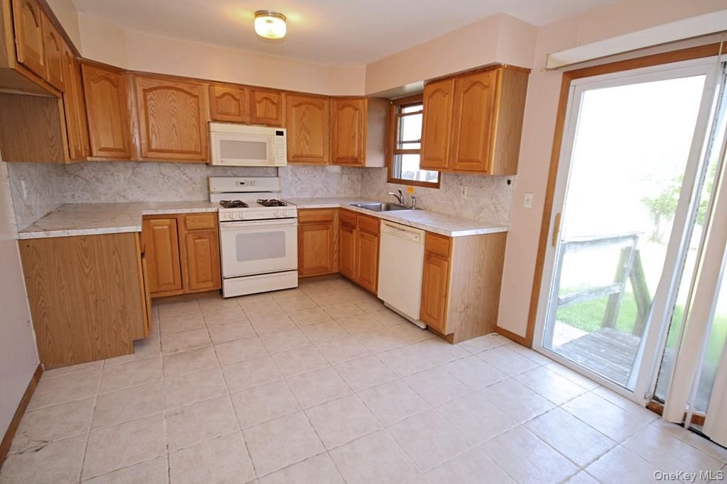 5 Abbey Road, Staten Island, NY 10308 — photo 4