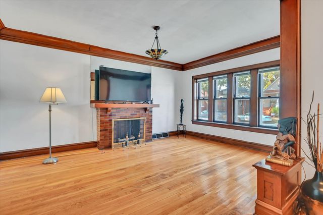 657 E 90th Street, Chicago, IL 60619