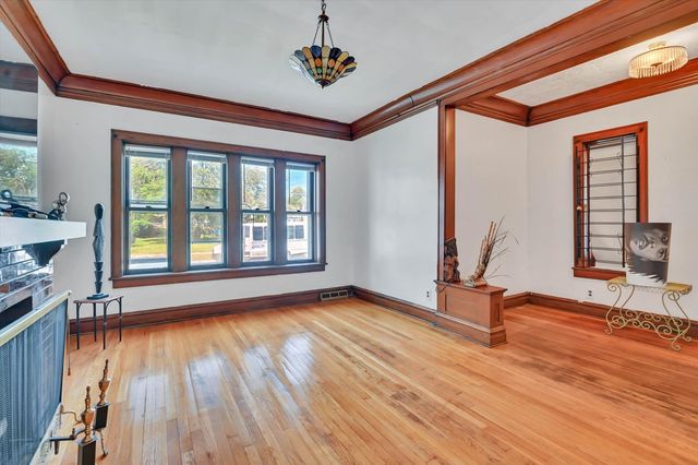 657 E 90th Street, Chicago, IL 60619