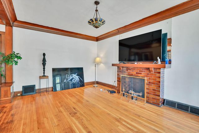 657 E 90th Street, Chicago, IL 60619