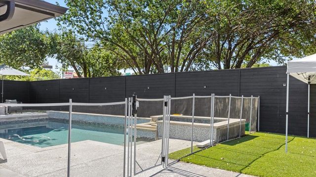 7020 Quartermile, Dallas, TX 75248