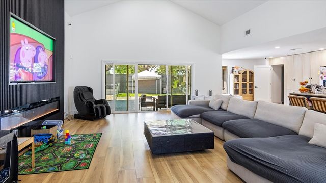 7020 Quartermile, Dallas, TX 75248