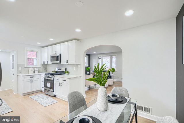 8702 MARAVOSS LN, Baltimore, MD 21234