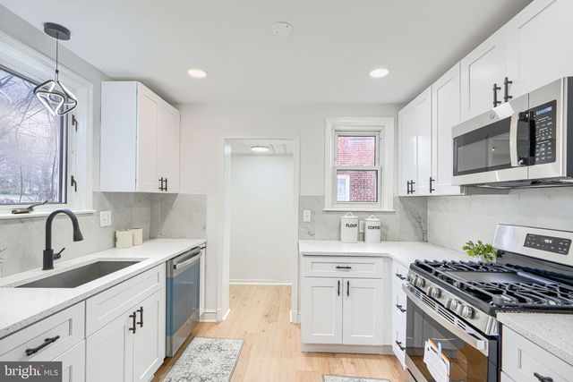 8702 MARAVOSS LN, Baltimore, MD 21234