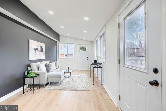 8702 MARAVOSS LN, Baltimore, MD 21234