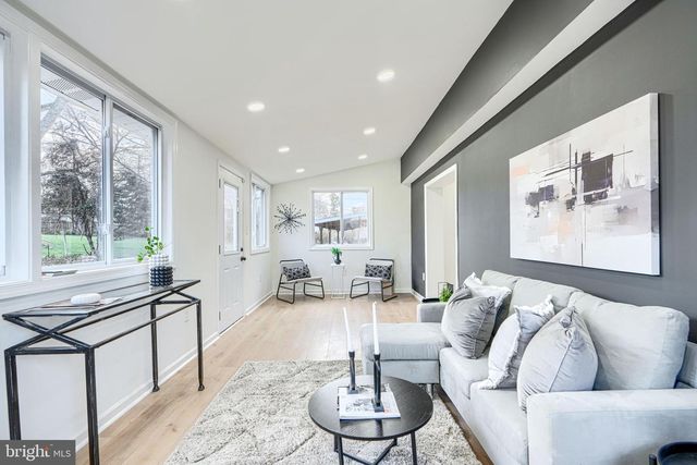 8702 MARAVOSS LN, Baltimore, MD 21234