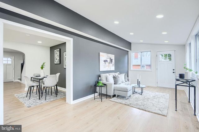 8702 MARAVOSS LN, Baltimore, MD 21234