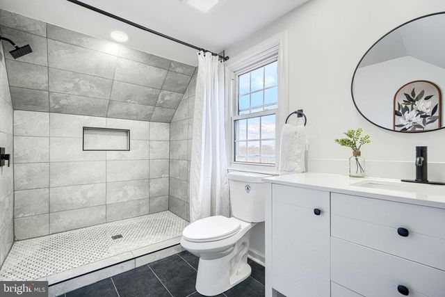 8702 MARAVOSS LN, Baltimore, MD 21234