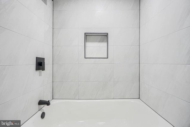 8702 MARAVOSS LN, Baltimore, MD 21234