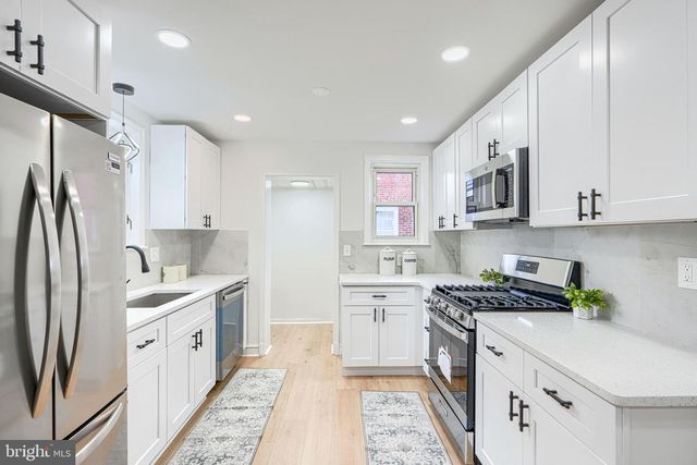 8702 MARAVOSS LN, Baltimore, MD 21234