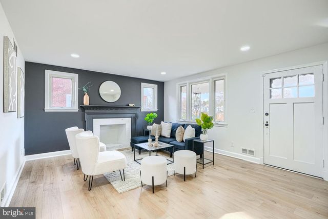 8702 MARAVOSS LN, Baltimore, MD 21234