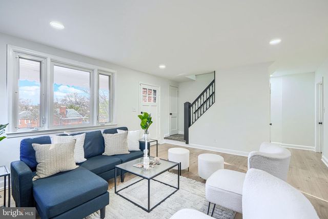 8702 MARAVOSS LN, Baltimore, MD 21234