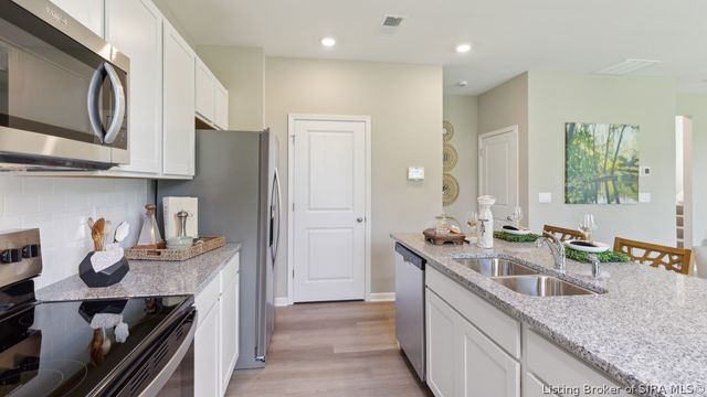 3496 Noah Trail, Jeffersonville, IN 47130