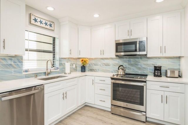 200 INTRACOASTAL Place 305, Jupiter, FL 33469