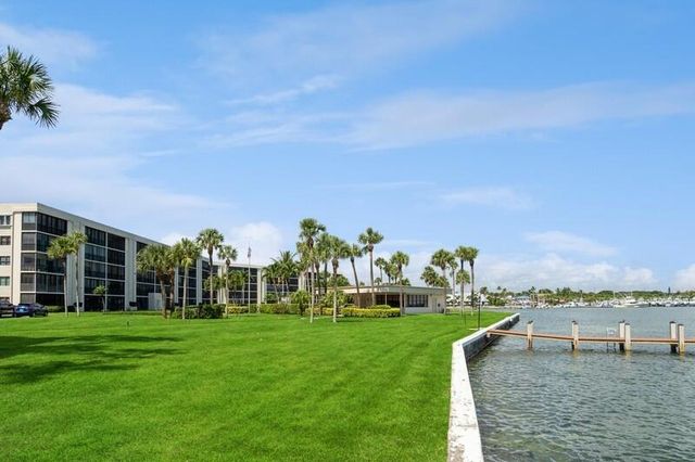 200 INTRACOASTAL Place 305, Jupiter, FL 33469